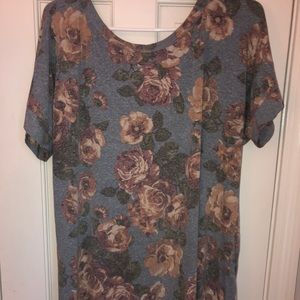 Tops - Blue floral tee Tops - Blue floral tee